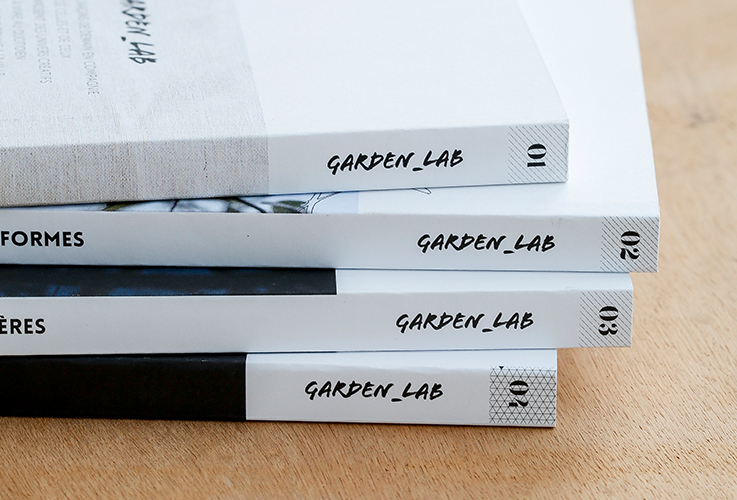 Pile du mook Garden Lab numéro 1 "Couleurs et Matières", numéro 2 "Structures et Formes", numéro 3 "Ombres et Lumières" et numéro 4 "Nature et Intérieur".